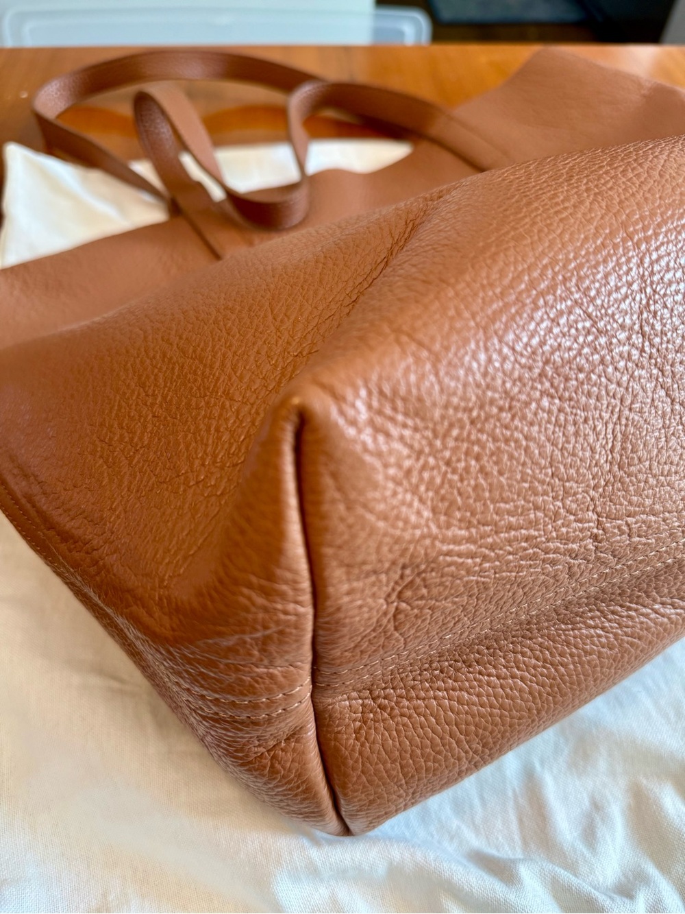 Cuyana Classic Structured Tote in Caramel - Picture 9 of 14